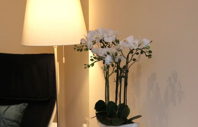 Wrexham Central Stay Apartment Six - Photo 21