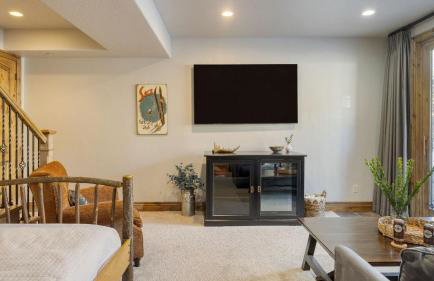 Blue Skies Lakeside Family-friendly Getaway w/ Hot Tub & BBQ - Foto 28