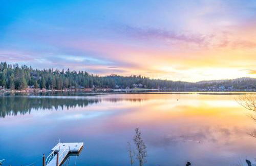 Lakefront Villa with 180 degree view private dock and boats - Foto 8