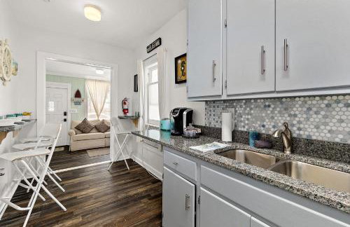 Casa Maria 1- Beachy Apt Mins Walk to Downtown - Foto 10