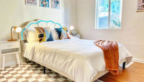 Groovy Getaway Retro Vibes in North Park, SD - Foto 2