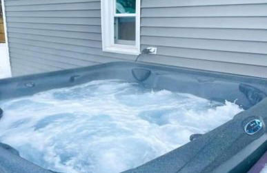 Hot tub Home 20 minutes from Niagara Falls - Foto 8