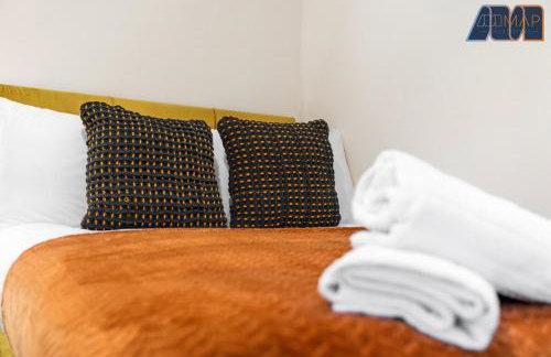 4 Bed Flat With Parking Sleeps 8 in Fife - Foto 14