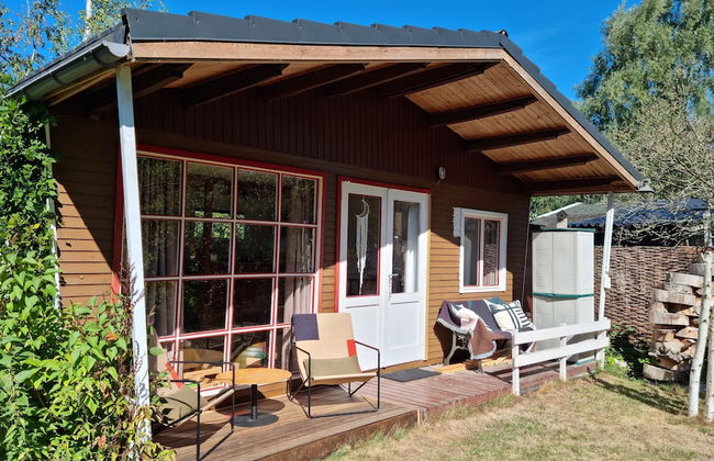 Tranquil Chalet in Geel With Garden - Photo 1