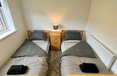 Modern Bungalow - Holiday or Contractors - Driveway Parking - Photo 11