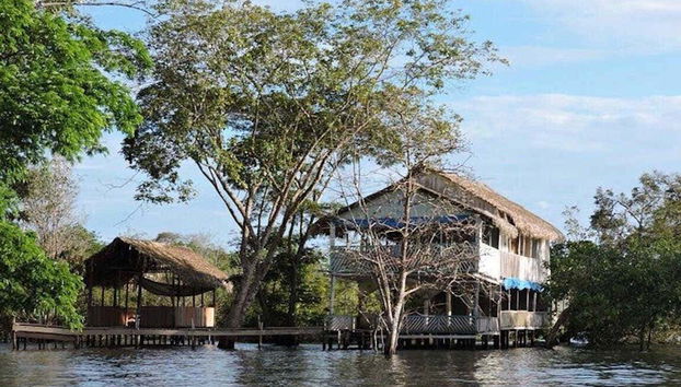 Construcciones típicas de los nativos del Tapajós