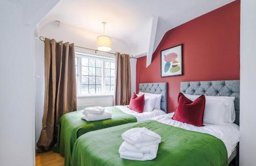 Stylish 4 Bedroom Home in Port Sunlight with 7 Beds Perfect for Business Bookings and Groups - Foto 20