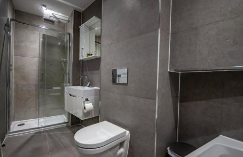 Luxury 4 bedroom ground floor apartment - Foto 8