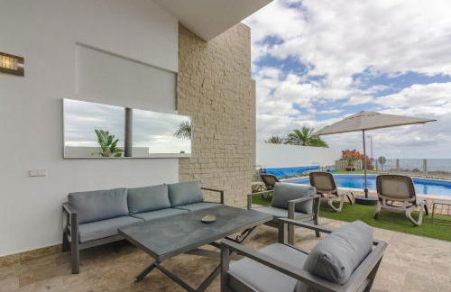 Villa Isabella, Luxury Villa with Heated Pool Ocean View in Adeje, Tenerife - Foto 39