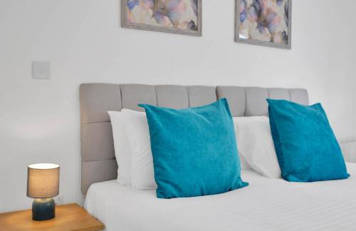 Multiple 2-Bedroom Apartments near Harry Potter Studios - 2-Minute walk to Bushey Station - 20 Minutes to London Euston - Ideal for Families & Business - Free Parking - Foto 67