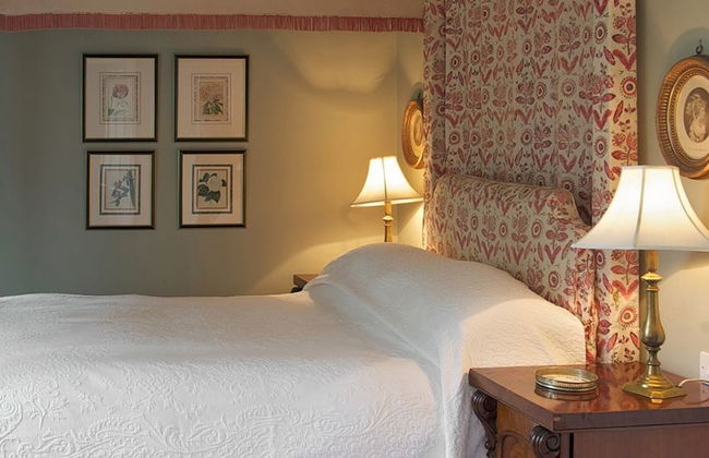 Epsom Cottage - Photo 2