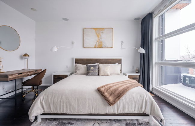 Cozy Houses in Downtown Toronto by GLOBALSTAY - Photo 40