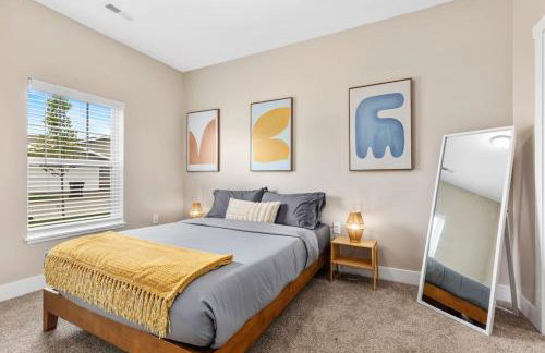 Modern 16BR 16BA Condos w Garage and Patio - Foto 35