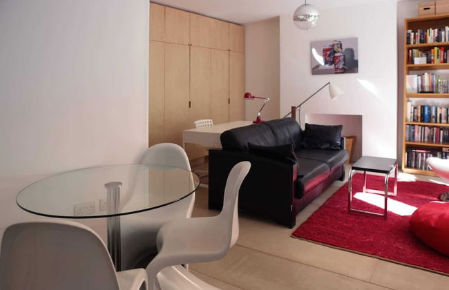 Stylish, Bright Apartment w/ Private Garden - Foto 9