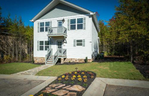 Par-Tee Haus I- Game Room & Hot Tub-Walk to Helen - Foto 66