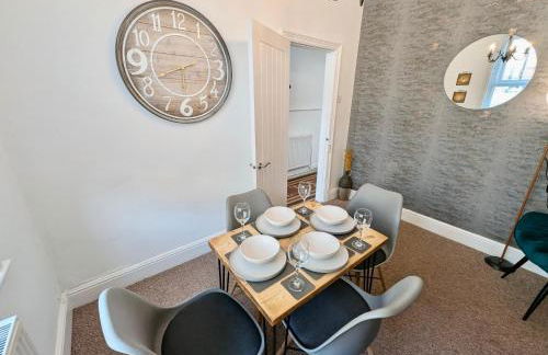 The Heritage Hideaway - King bed, Free parking, Walk to c-centre & Hospital - Foto 26