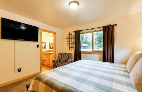 Hot Tub and Game Room Ronald Retreat 2 Mi to Lake! - Foto 13