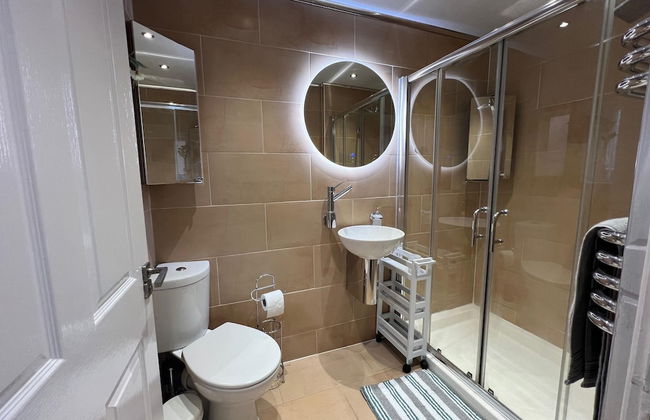 1 Bed Flat - Sleeps 4 - Parking - Wifi - Foto 8