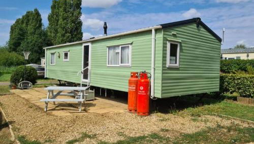 Lovely Static 6 Bed Caravan at Billing Aquadrome - Foto 2