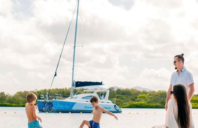 Croisière en catamaran vers l'Est et l'île aux Cerfs - Photo 1