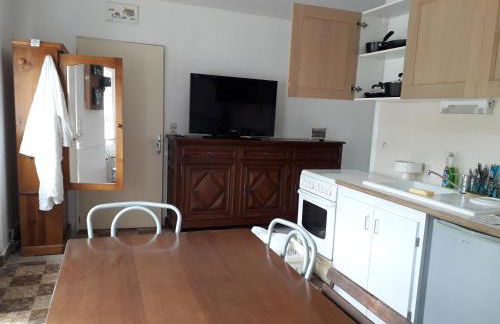 Maison plain pied, 2 chambres, longère typique , fraiche, dans bourg avec tous commerces - Foto 29