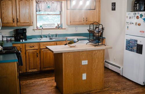 Spacious Country Home, Hot Tub, Fire Pit, Deck - Foto 12