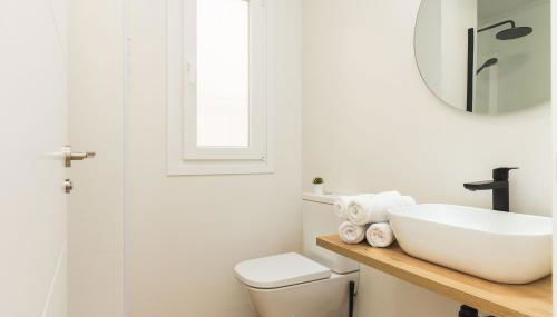 El Cable Apartament- A estrenar, apartamento céntrico y cerca de la playa - Photo 3