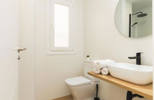 El Cable Apartament- A estrenar, apartamento céntrico y cerca de la playa - Photo 3