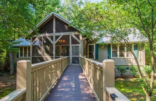 Riverfront Retreat: Sauna, Private Forest, 6 Falls - Foto 17