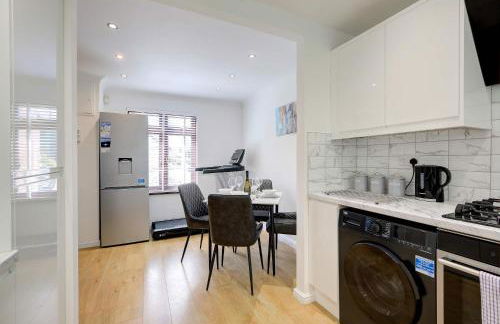 Spacious & Bright 3 Bedroom House in Peterborough - Foto 23