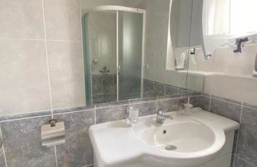 Jolie Ann Marie apartment - Photo 20