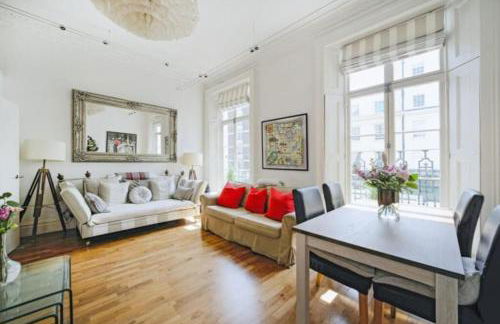 Hobart Home, spacious 2-bed flat in Pimlico - Photo 1