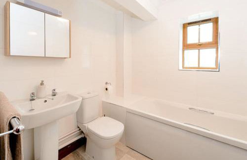 Wood Farm Stables - Sleeps 6-8 - Photo 29