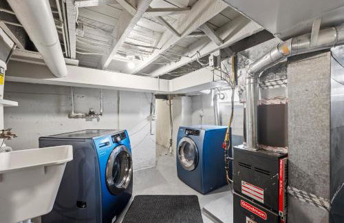 Slick&Spacious 2 Bdr Apt Natrona Hts - Photo 27