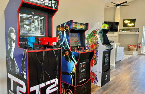 Cozy 5BR with Games and Pool for All - Foto 2