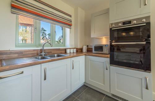 Samphire House - Photo 15