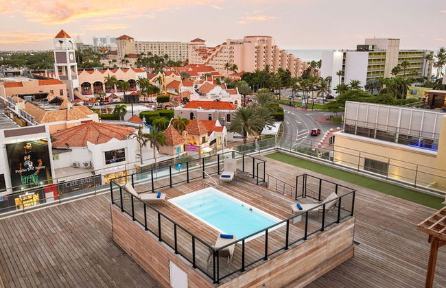 Modern Corner Unit Pool Steps From Palm Beach - Foto 10