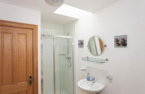 Honeysuckle Cottage at Williamscraig Holiday Cottages - Foto 7