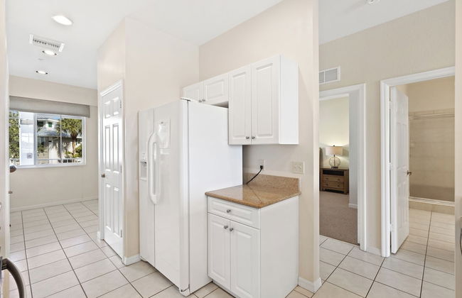 Genoa Vacation Rental: Stylish 2-BR Condo with Golf & Lake Views. Resort-Style Pool, Hot Tub, and Easy Access to Championship Golf. Minutes from Naples Beaches, 5th Avenue S, and Marco Island - Foto 5