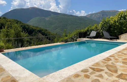 Scheggino - Casale con piscina e splendida vista - Foto 1