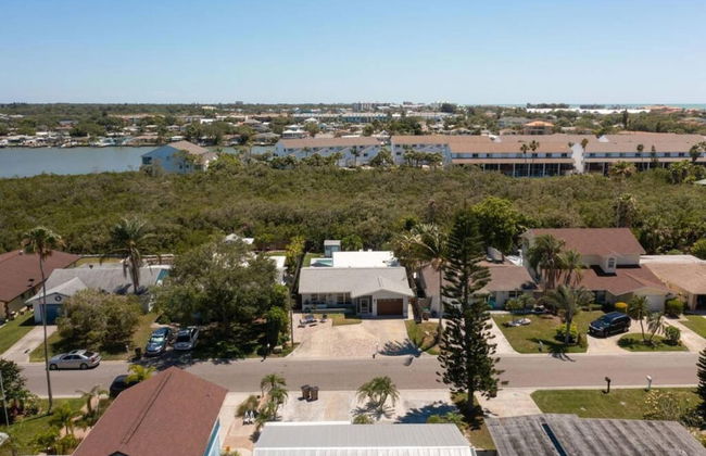 Steps to Beach Heated Pool - Foto 36