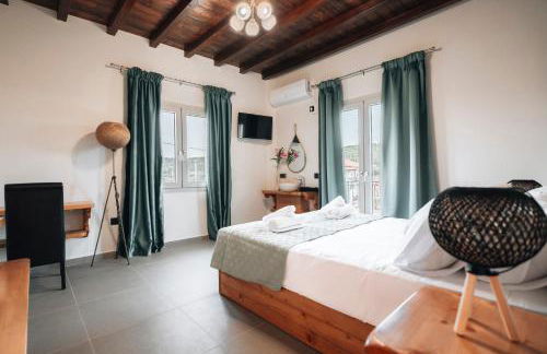 Villa Di Leon - Uniquely Designed Villa with Pool in a Picturesque Village near Famous Porto Limnionas, Offering Exceptional Hospitality By Villa Mana Gers - Photo 10