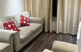 Spacious 3 Bed House with Garden & Free Parking - Foto 15