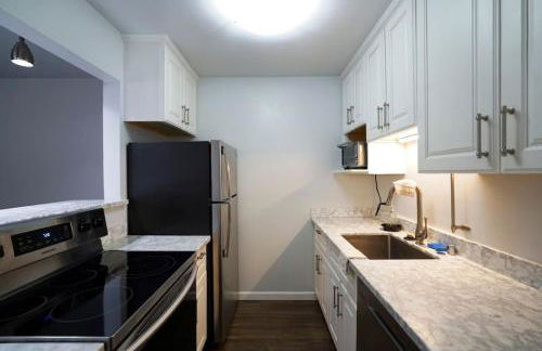 KeyLuxe, Luxury Apartment with Jacuzzi, Pool, Gym, Tennis in Walnut Creek - Photo 17