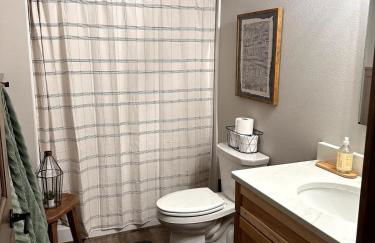 Sunset Serenity 5 Bedroom, Private Lake, Hot Tub - Foto 35