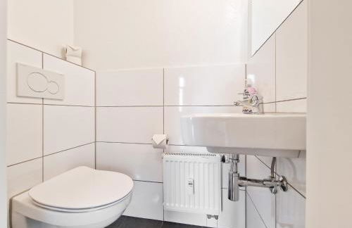 Tolstov Apartments - 1 or 4 Room Apartments - 15 Min to Messe DUS - 10 Min Old Town DUS - Foto 35