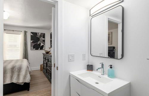 Modern & Stylish Condo Near UF, Shands & VA - Foto 28