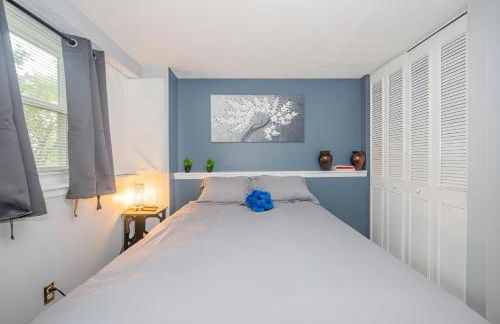 1Bedroom Newly Renovated Basement Suite with Parking - Foto 10