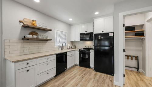 The Friendly Place Downtown Prescott - Photo 3