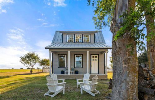 Countryside Sanctuary: Cozy Chateau with Expansive Views - Photo 1